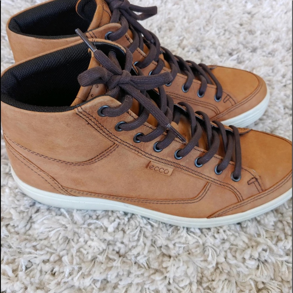 Ecco mid boot 10.5 Men’s Sneakers.